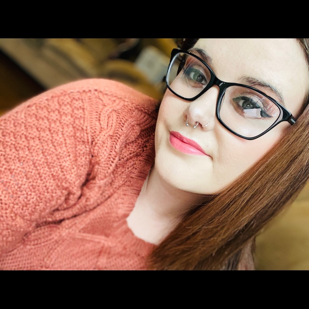 Meet your Posher, Katelyn